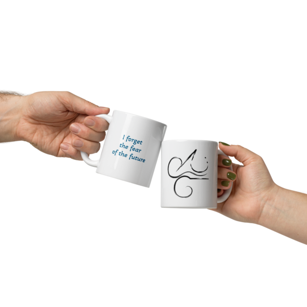 white glossy mug