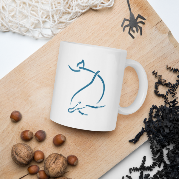 white glossy mug