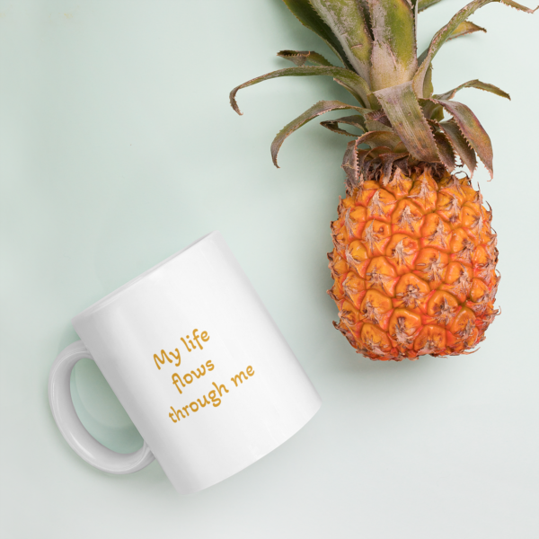 white glossy mug